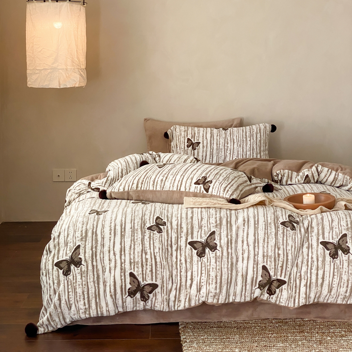 91家纺网 家纺一手货源 找家纺 玉宇阁家居 2025新款双色提花雕花牛奶绒四件套 毛球款迷迭吻东 迷迭吻冬-黄油栗子