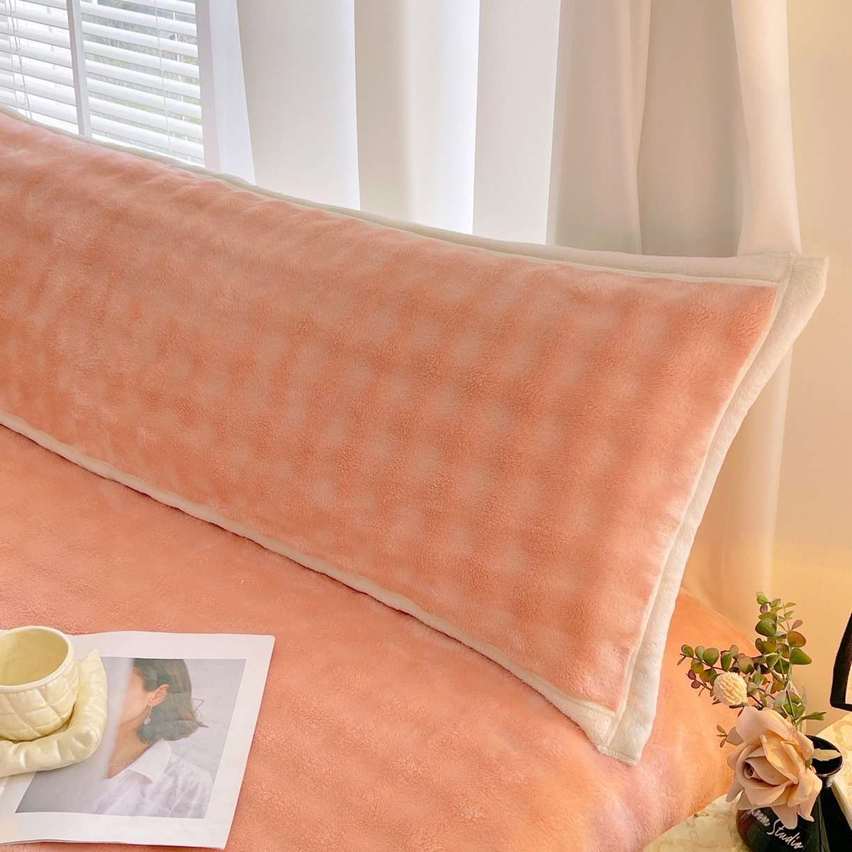 91家纺网 家纺一手货源 找家纺 雨彤家纺 2025新款泡泡牛奶绒长枕巾 牛奶绒枕巾-樱花粉 50*105cm（适合1米枕头）