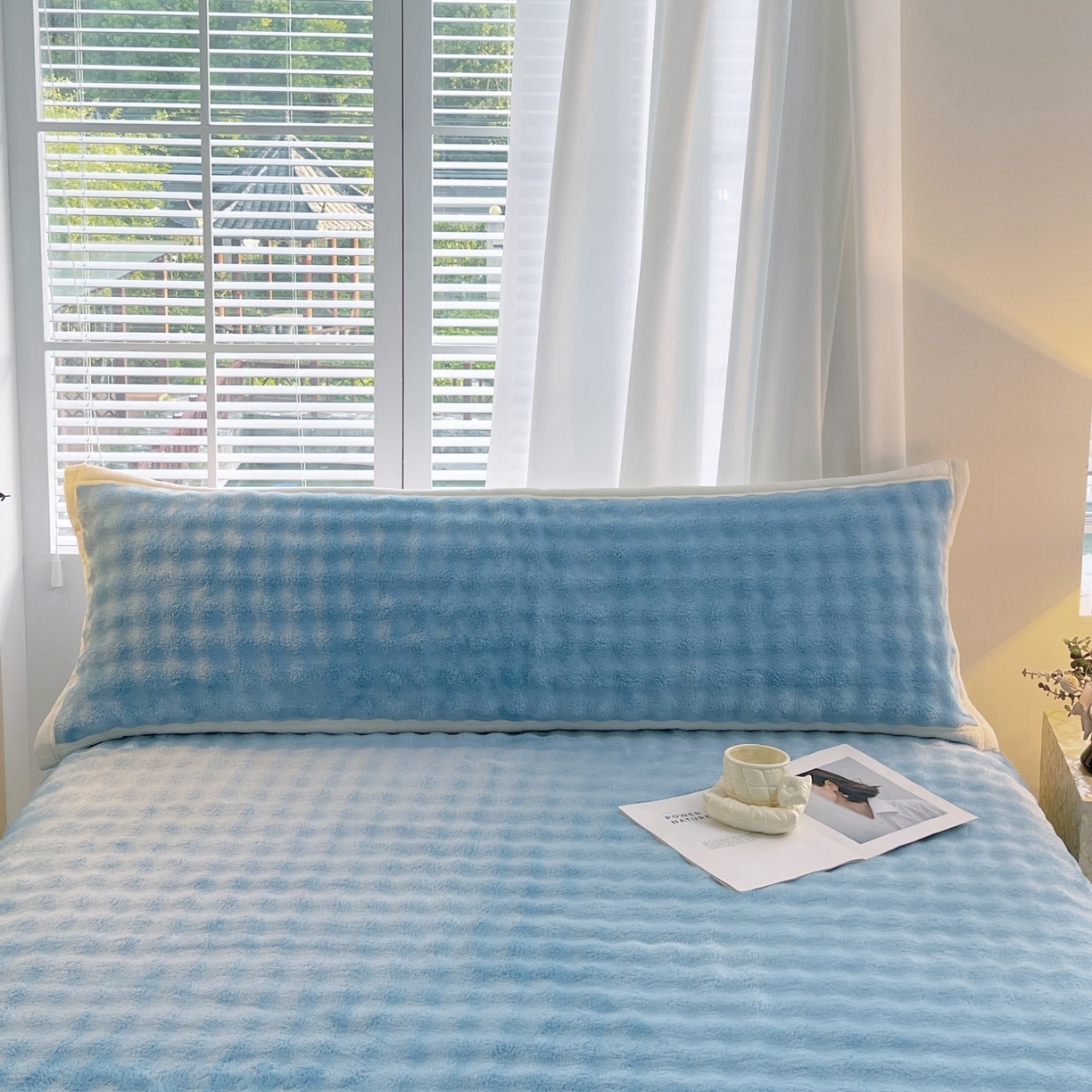 91家纺网 家纺一手货源 找家纺 雨彤家纺 2025新款泡泡牛奶绒长枕巾 牛奶绒枕巾-天空蓝 50*105cm（适合1米枕头）