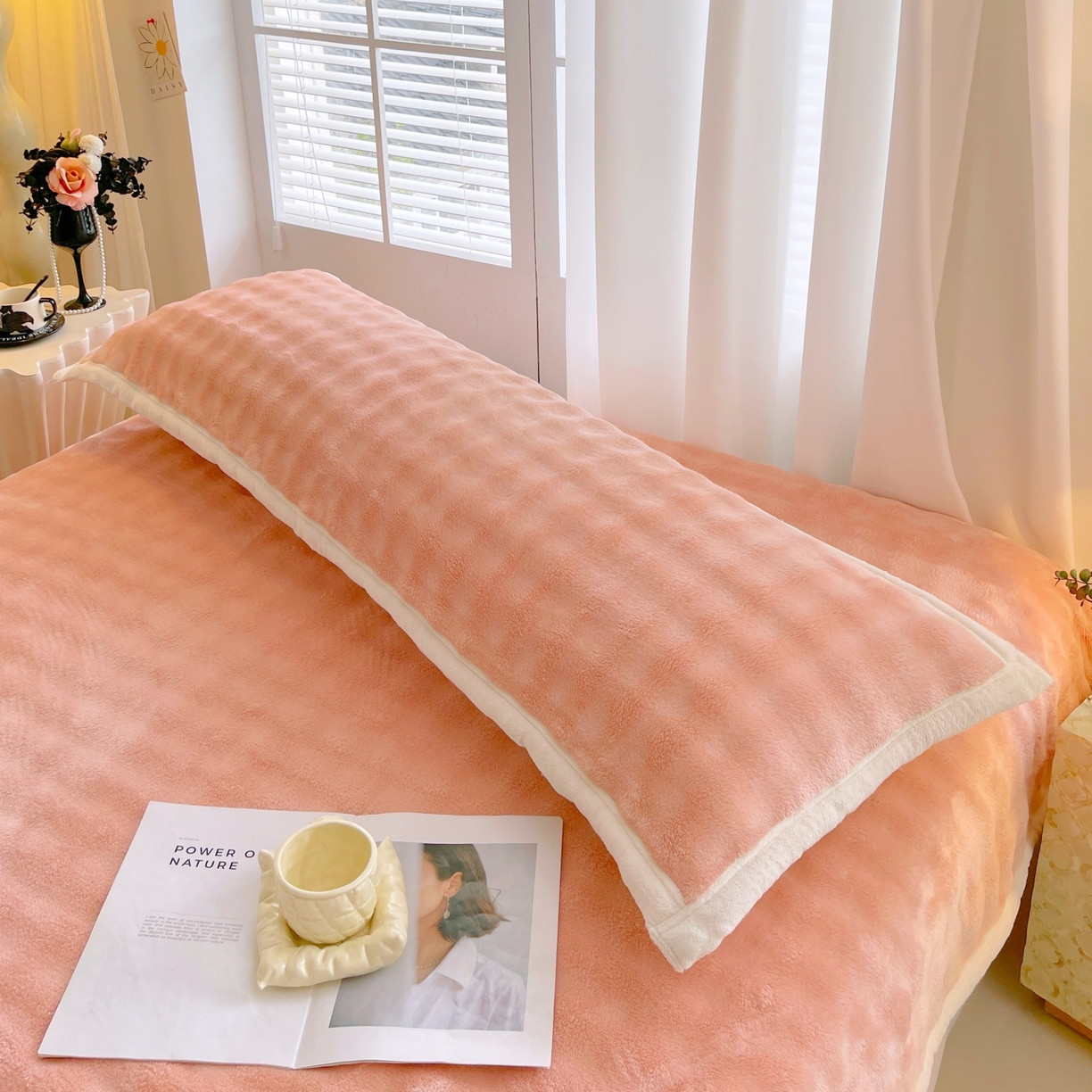 91家纺网 家纺一手货源 找家纺 雨彤家纺 2025新款泡泡牛奶绒长枕巾 牛奶绒枕巾-樱花粉 50*105cm（适合1米枕头）