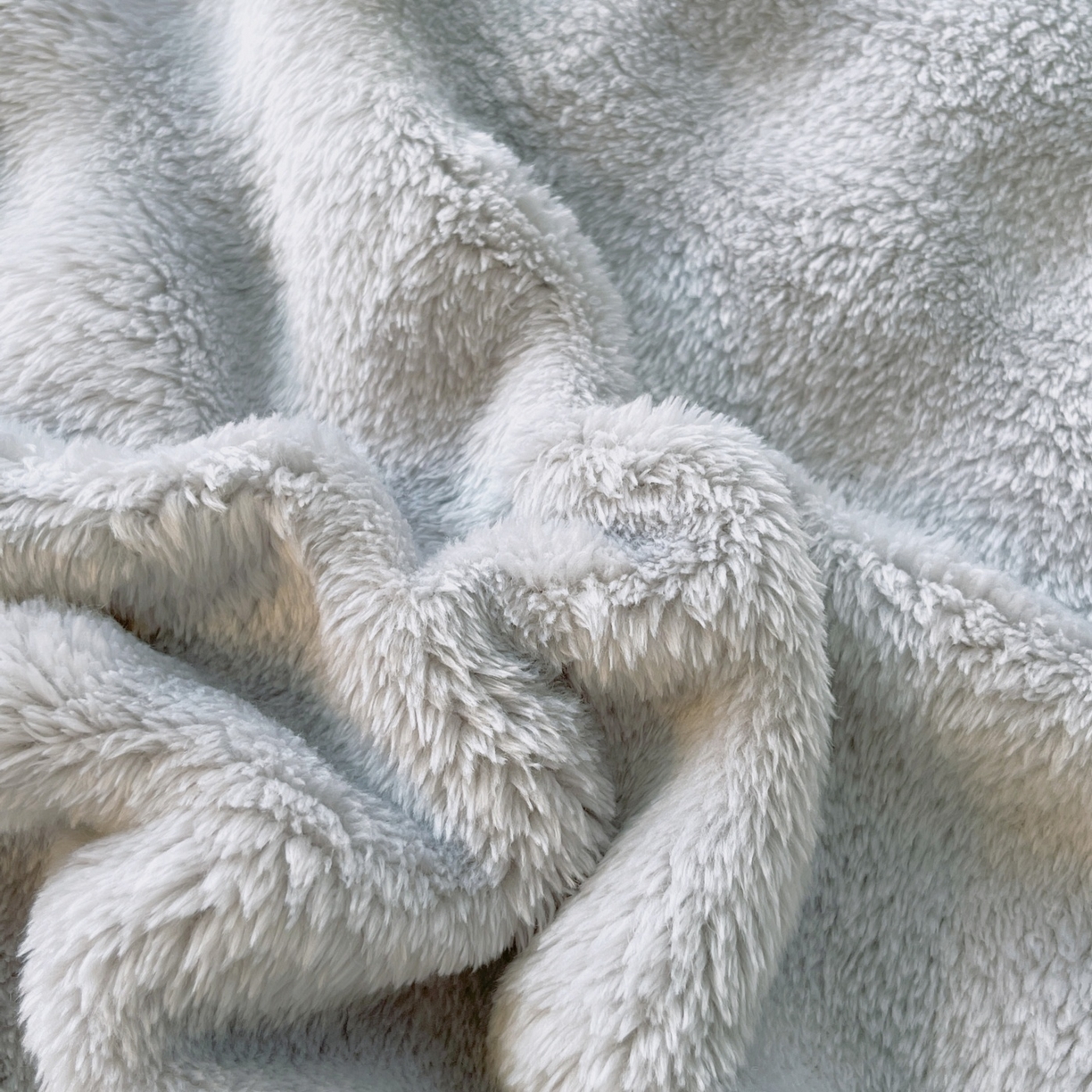 91家纺网 家纺一手货源 找家纺 雨彤家纺 2025新款泡泡牛奶绒长枕巾 牛奶绒枕巾-绅士灰 50*185cm（适合1.8米枕头）