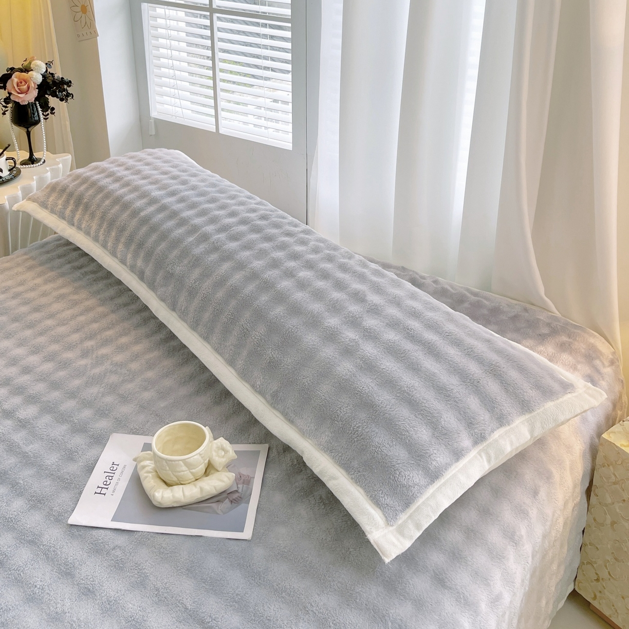 91家纺网 家纺一手货源 找家纺 雨彤家纺 2025新款泡泡牛奶绒长枕巾 牛奶绒枕巾-绅士灰 50*155cm（适合1.5米枕头）