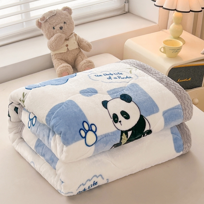 91家纺网 家纺一手货源 找家纺 雅萱家纺 2024新款AB版牛奶贝贝绒多功能三层毯 三层毯-熊猫乐园蓝色