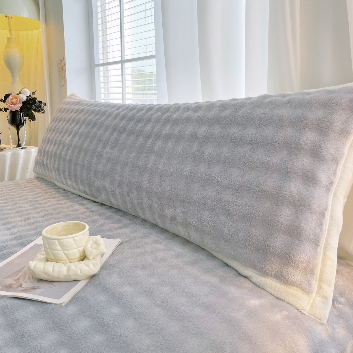 91家纺网 家纺一手货源 找家纺 雨彤家纺 2025新款泡泡牛奶绒长枕巾 牛奶绒枕巾-绅士灰 50*125cm（适合1.2米枕头）