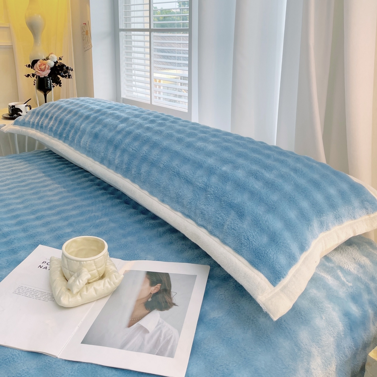 91家纺网 家纺一手货源 找家纺 雨彤家纺 2025新款泡泡牛奶绒长枕巾 牛奶绒枕巾-天空蓝 50*80cm（一只）