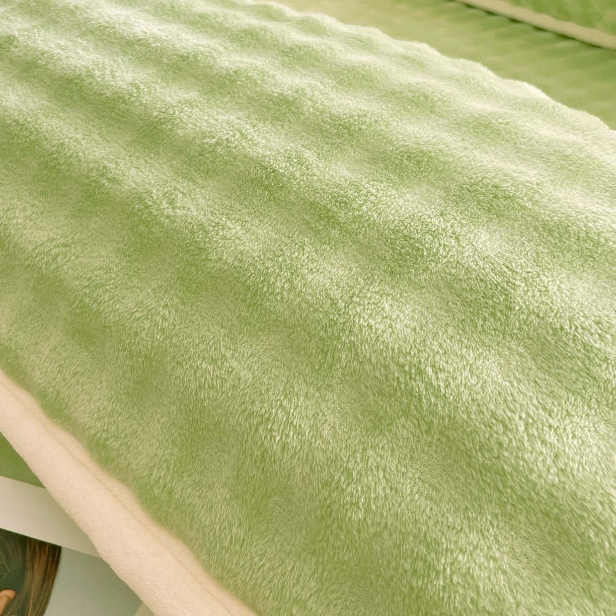91家纺网 家纺一手货源 找家纺 雨彤家纺 2025新款泡泡牛奶绒长枕巾 牛奶绒枕巾-抹茶绿 50*80cm（一只）