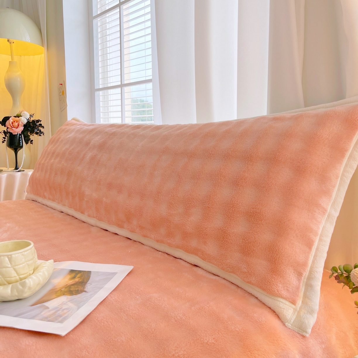 91家纺网 家纺一手货源 找家纺 雨彤家纺 2025新款泡泡牛奶绒长枕巾 牛奶绒枕巾-樱花粉 50*125cm（适合1.2米枕头）