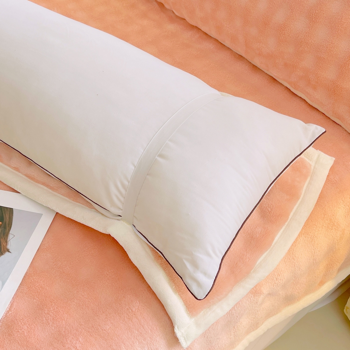 91家纺网 家纺一手货源 找家纺 雨彤家纺 2025新款泡泡牛奶绒长枕巾 牛奶绒枕巾-樱花粉 50*80cm（一只）