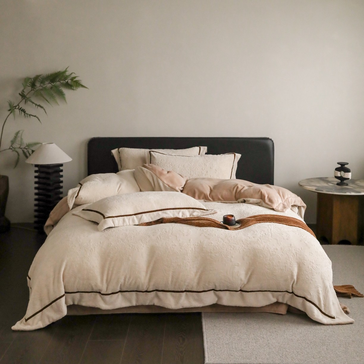 91家纺网 家纺一手货源 找家纺 玉宇阁家居 2025新款加厚牛奶绒浮雕工艺款四件套 大提花牛奶绒织带款-绮梦