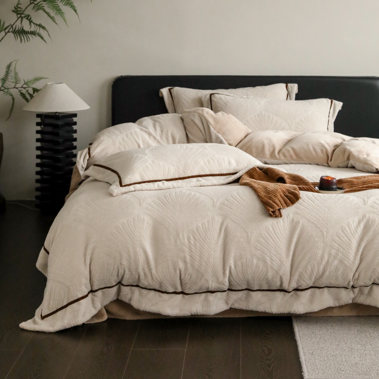 91家纺网 家纺一手货源 找家纺 （总）玉宇阁家居 2025新款加厚牛奶绒浮雕工艺款四件套