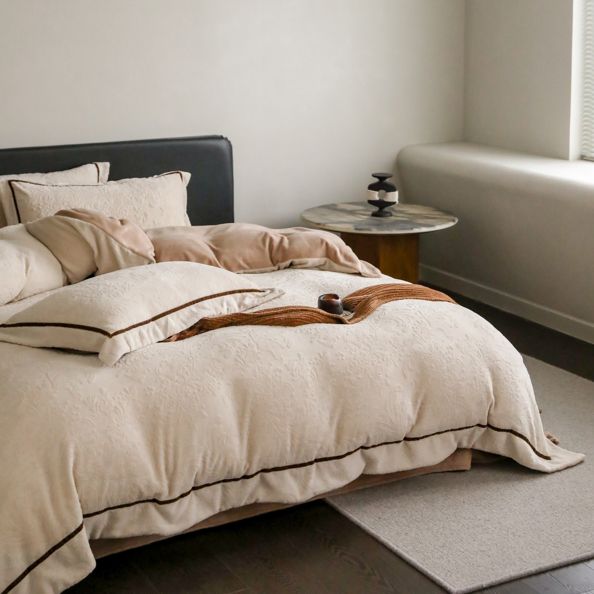 91家纺网 家纺一手货源 找家纺 玉宇阁家居 2025新款加厚牛奶绒浮雕工艺款四件套 大提花牛奶绒织带款-绮梦