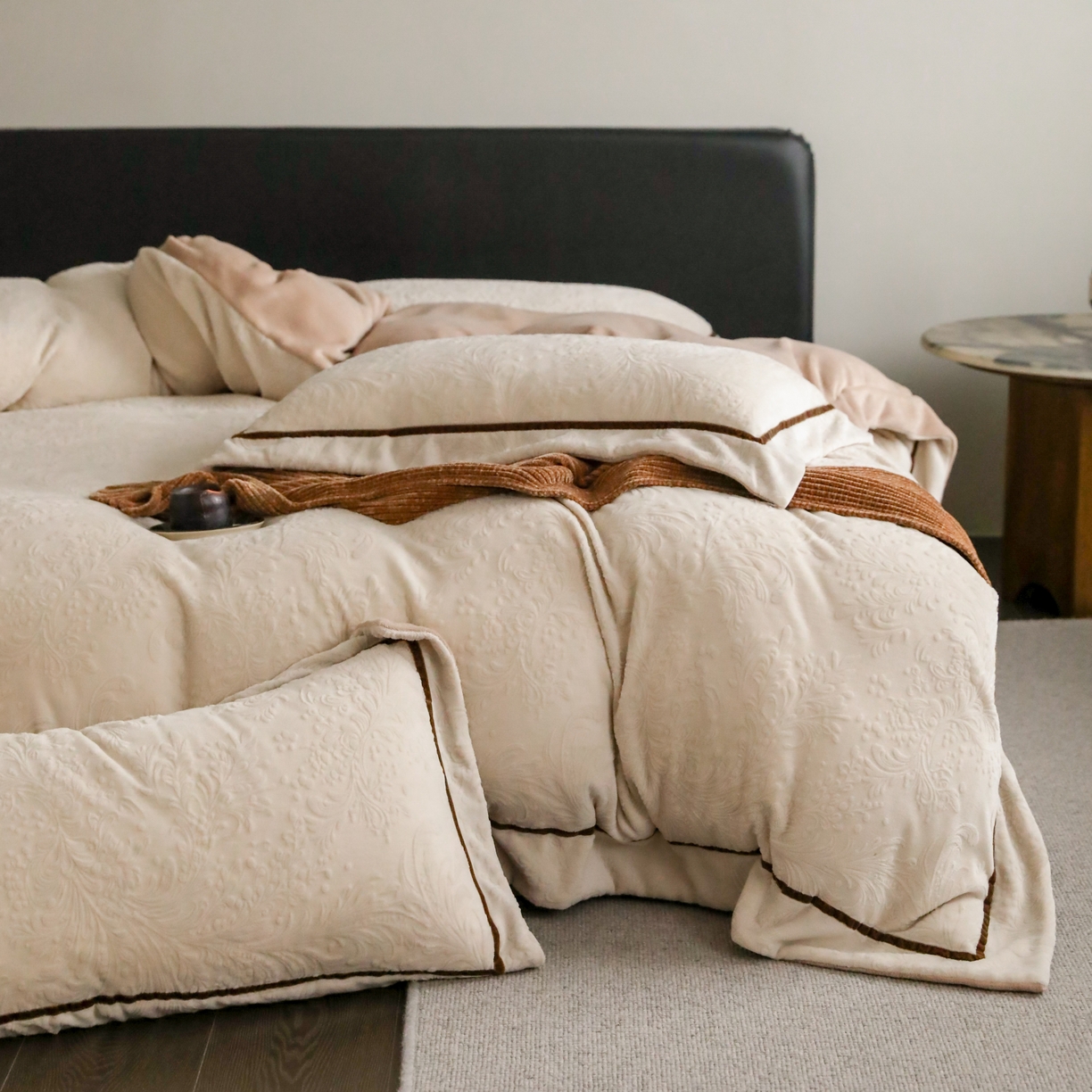 91家纺网 家纺一手货源 找家纺 玉宇阁家居 2025新款加厚牛奶绒浮雕工艺款四件套 大提花牛奶绒织带款-绮梦