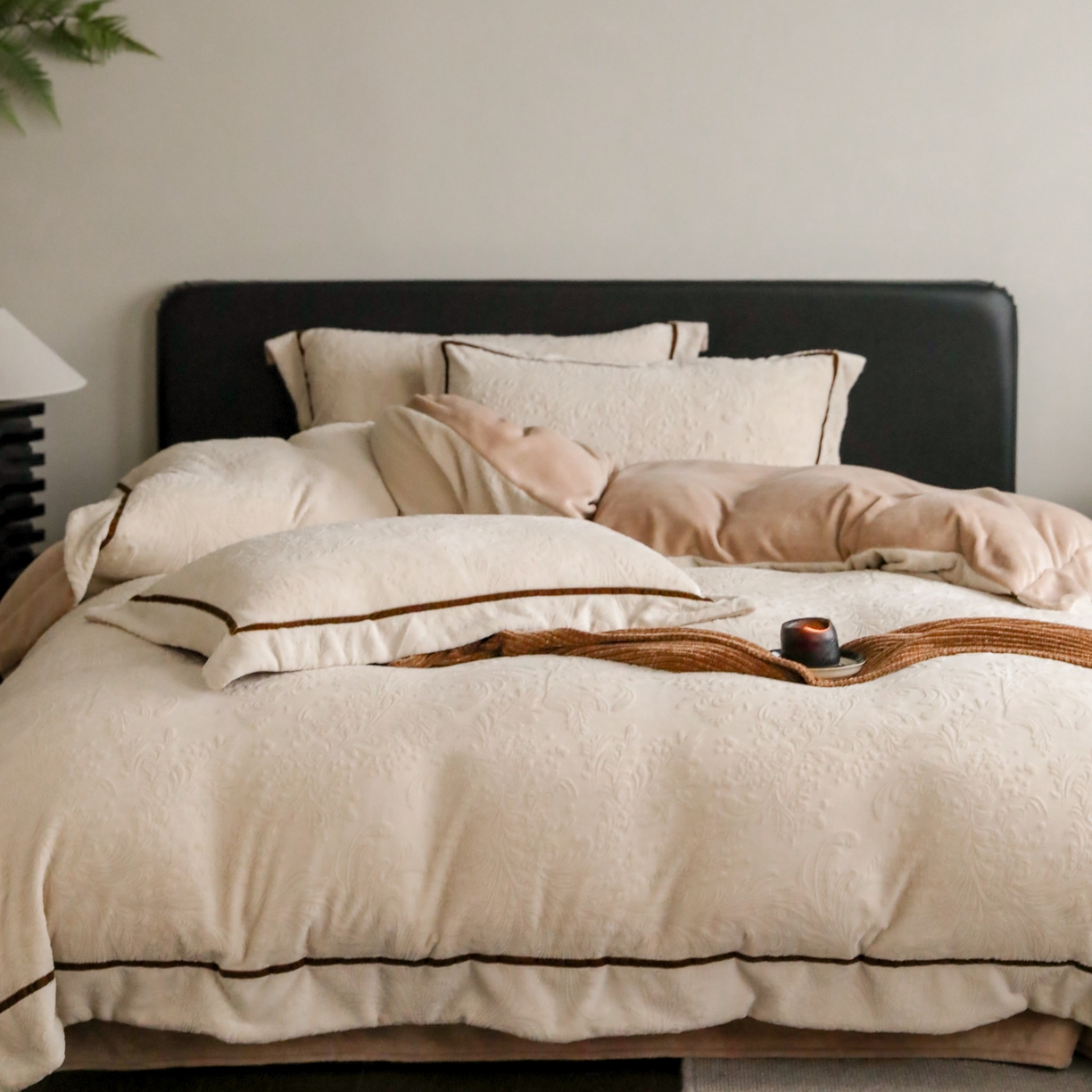 91家纺网 家纺一手货源 找家纺 玉宇阁家居 2025新款加厚牛奶绒浮雕工艺款四件套 大提花牛奶绒织带款-绮梦