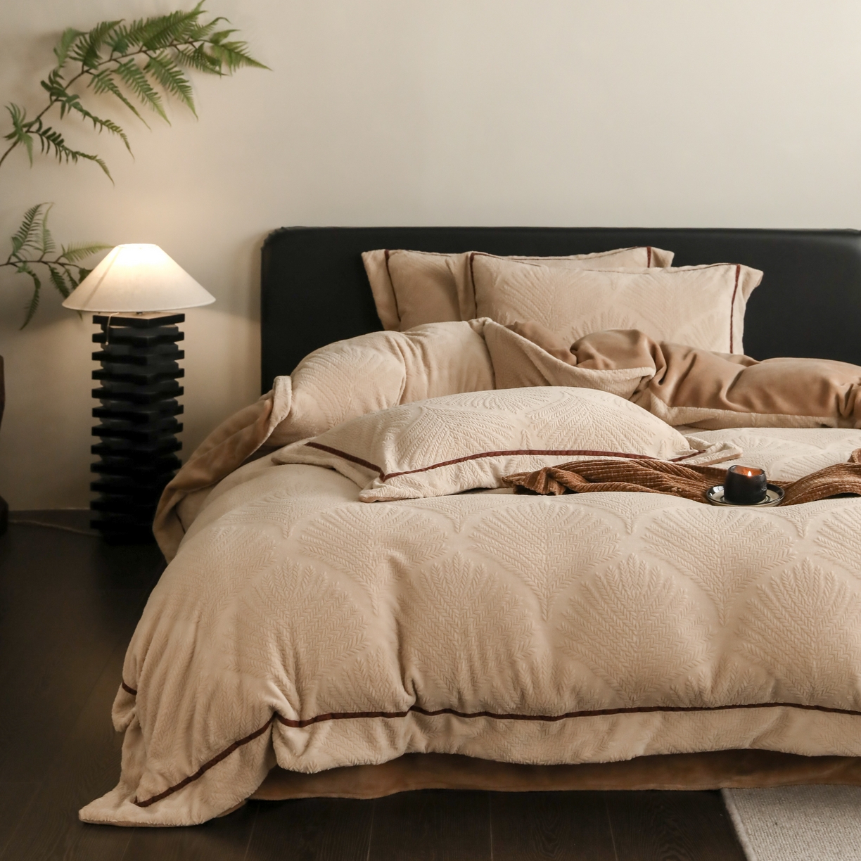 91家纺网 家纺一手货源 找家纺 （总）玉宇阁家居 2025新款加厚牛奶绒浮雕工艺款四件套