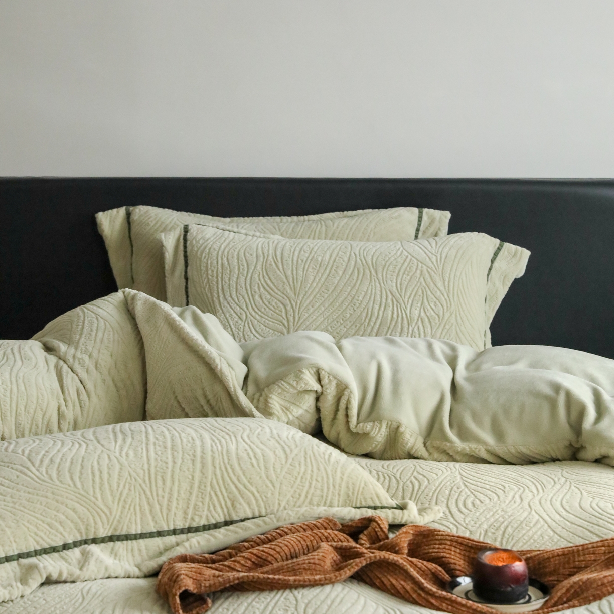 91家纺网 家纺一手货源 找家纺 玉宇阁家居 2025新款加厚牛奶绒浮雕工艺款四件套 大提花牛奶绒织带款-寻觅-青瓷绿