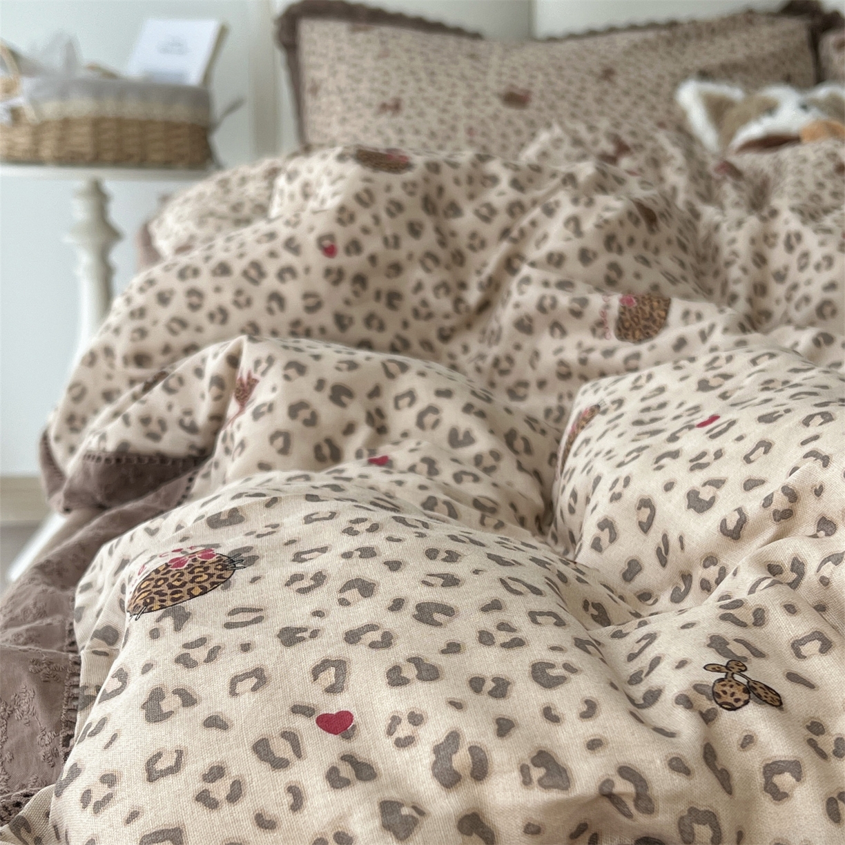 91家纺网 家纺一手货源 找家纺 荣轩2025新款全棉双层纱镂空花边工艺款四件套（铺床版）挚爱