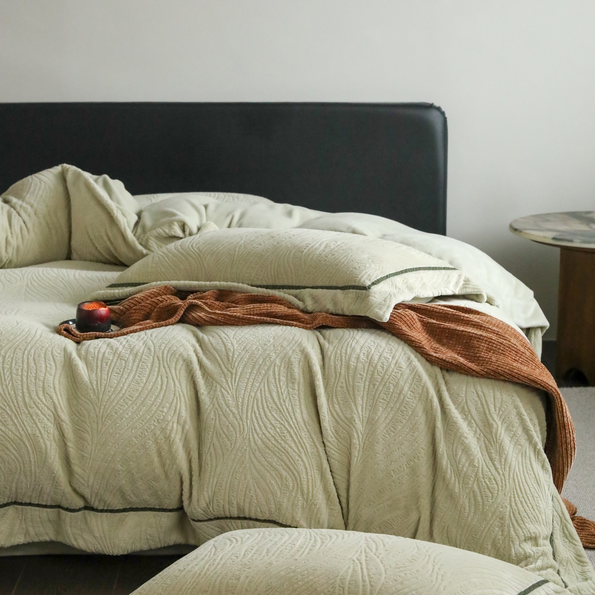 91家纺网 家纺一手货源 找家纺 玉宇阁家居 2025新款加厚牛奶绒浮雕工艺款四件套 大提花牛奶绒织带款-寻觅-青瓷绿