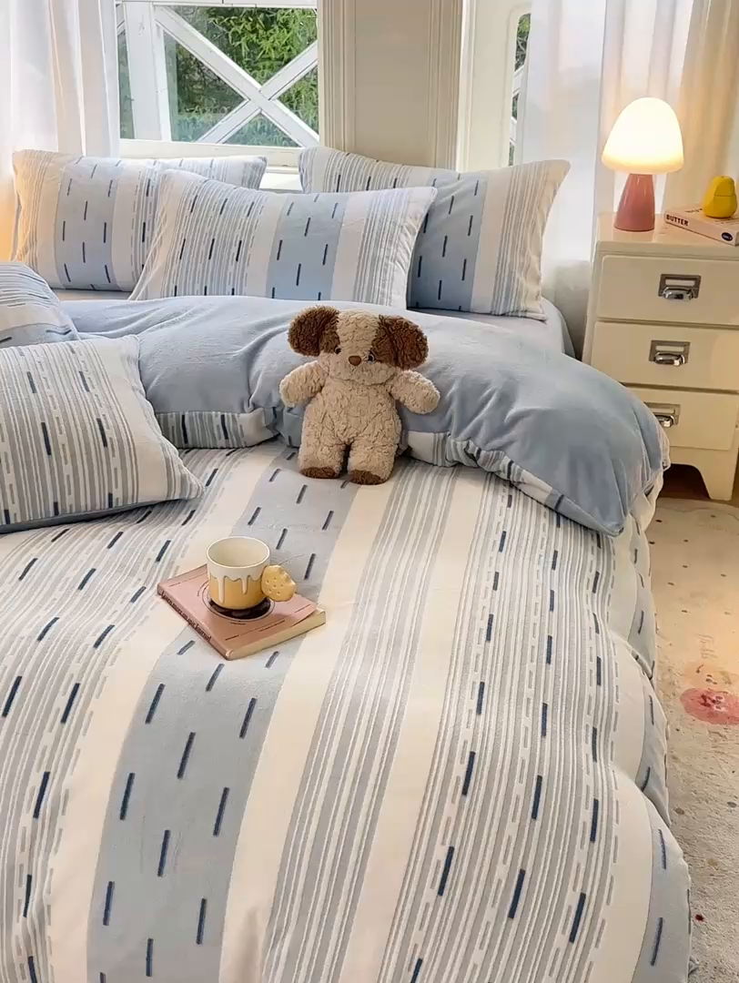 91家纺网 家纺一手货源 找家纺 （总）灰鲸 2025新款立体雕花牛奶绒四件套