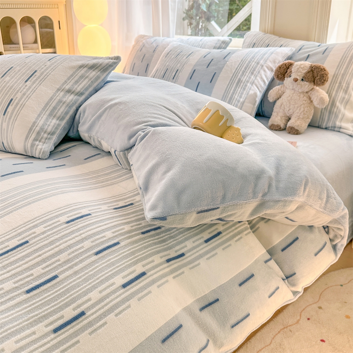 91家纺网 家纺一手货源 找家纺 （总）灰鲸 2025新款立体雕花牛奶绒四件套