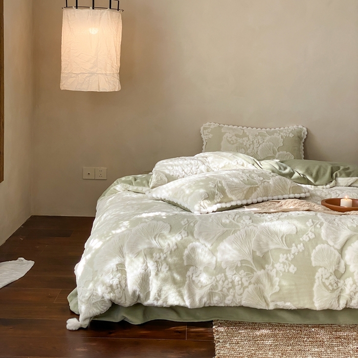 91家纺网 家纺一手货源 找家纺 玉宇阁家居 2025新款亲肤舒适兔毛雕花绒提花雕花牛奶绒四件套-雪国来信 控价：238/318/338/328/328/338（券后控价） 雪国来信-橡木苔