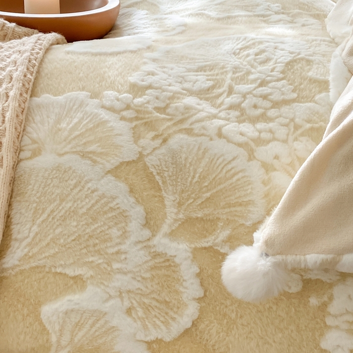 91家纺网 家纺一手货源 找家纺 玉宇阁家居 2025新款亲肤舒适兔毛雕花绒提花雕花牛奶绒四件套-雪国来信 控价：238/318/338/328/328/338（券后控价） 雪国来信-苏黎白茶