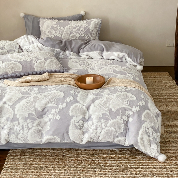 91家纺网 家纺一手货源 找家纺 玉宇阁家居 2025新款亲肤舒适兔毛雕花绒提花雕花牛奶绒四件套-雪国来信 控价：238/318/338/328/328/338（券后控价） 雪国来信-晨曦蓝