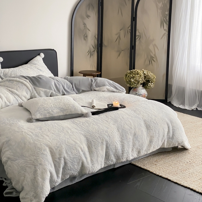 91家纺网 家纺一手货源 找家纺 （总）玉宇阁家居 2025新款亲肤舒适兔毛雕花绒提花雕花牛奶绒四件套-浮雕的纹理 控价：228/305/315/315/315/335（券后控价）