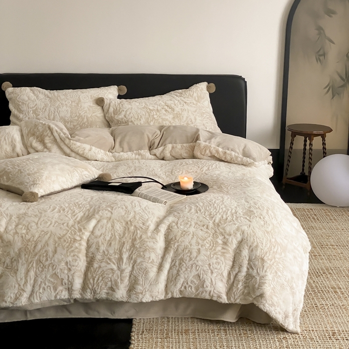 玉宇阁家居 2025新款亲肤舒适兔毛雕花绒提花雕花牛奶绒四件套-浮雕的纹理 控价：228/305/315/315/315/335（券后控价） 浮雕的纹理-松木棕