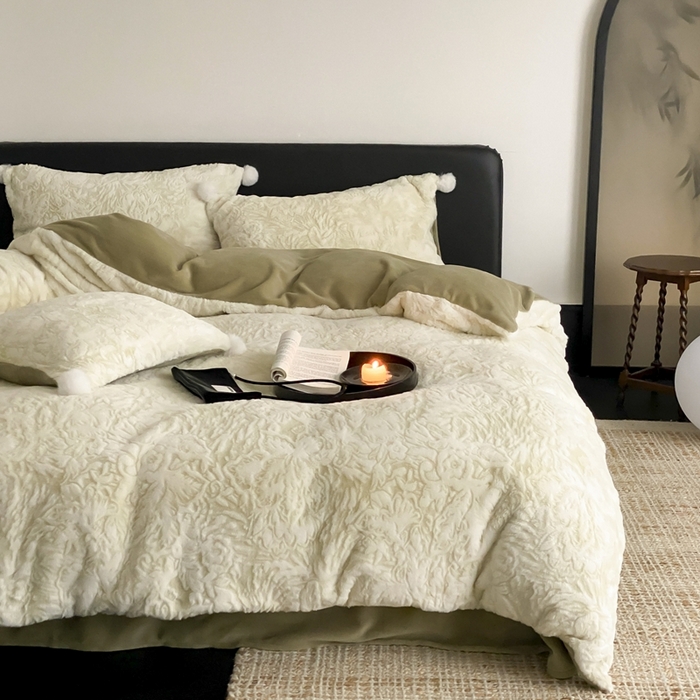 玉宇阁家居 2025新款亲肤舒适兔毛雕花绒提花雕花牛奶绒四件套-浮雕的纹理 控价：228/305/315/315/315/335（券后控价） 浮雕的纹理-橡木苔绿