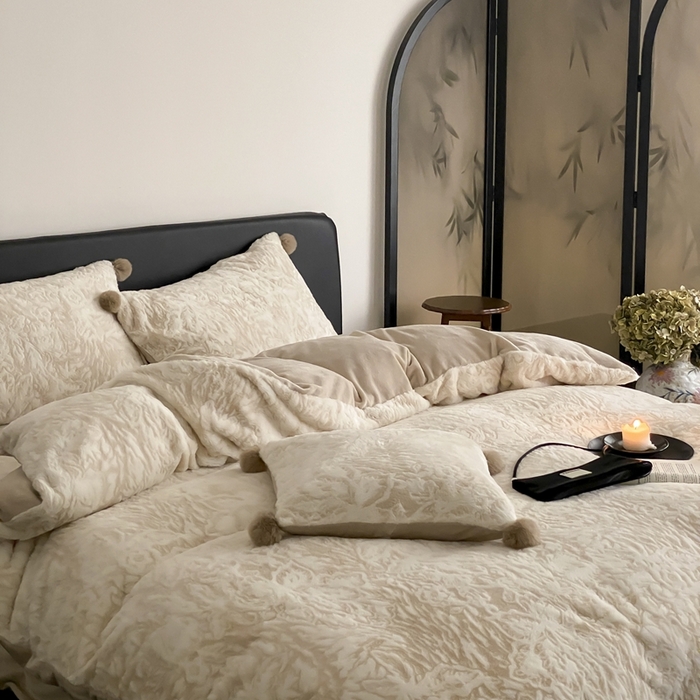 91家纺网 家纺一手货源 找家纺 玉宇阁家居 2025新款亲肤舒适兔毛雕花绒提花雕花牛奶绒四件套-浮雕的纹理 控价：228/305/315/315/315/335（券后控价） 浮雕的纹理-松木棕