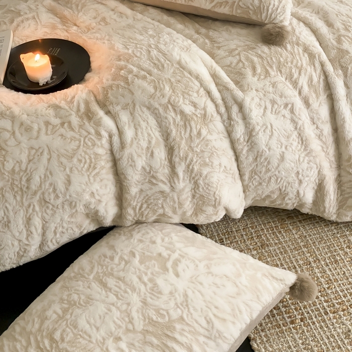 91家纺网 家纺一手货源 找家纺 玉宇阁家居 2025新款亲肤舒适兔毛雕花绒提花雕花牛奶绒四件套-浮雕的纹理 控价：228/305/315/315/315/335（券后控价） 浮雕的纹理-松木棕