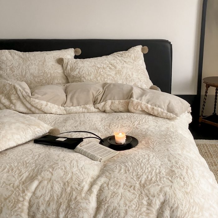 91家纺网 家纺一手货源 找家纺 玉宇阁家居 2025新款亲肤舒适兔毛雕花绒提花雕花牛奶绒四件套-浮雕的纹理 控价：228/305/315/315/315/335（券后控价） 浮雕的纹理-松木棕