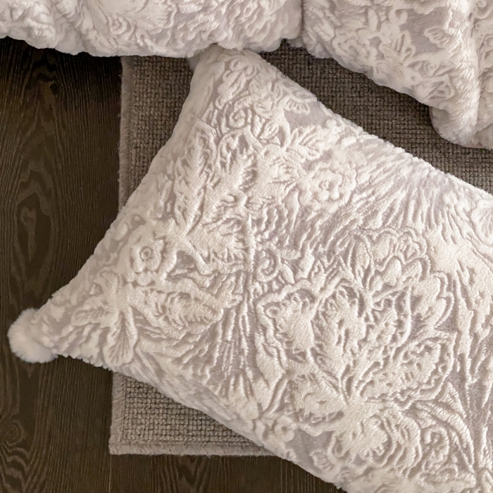 91家纺网 家纺一手货源 找家纺 玉宇阁家居 2025新款亲肤舒适兔毛雕花绒提花雕花牛奶绒四件套-浮雕的纹理 控价：228/305/315/315/315/335（券后控价） 浮雕的纹理-香芋啵啵