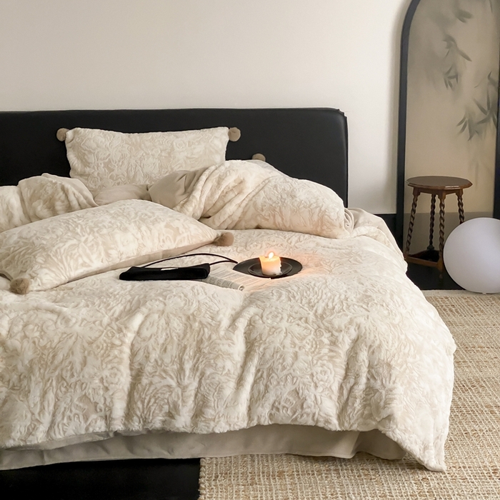 91家纺网 家纺一手货源 找家纺 玉宇阁家居 2025新款亲肤舒适兔毛雕花绒提花雕花牛奶绒四件套-浮雕的纹理 控价：228/305/315/315/315/335（券后控价） 浮雕的纹理-松木棕