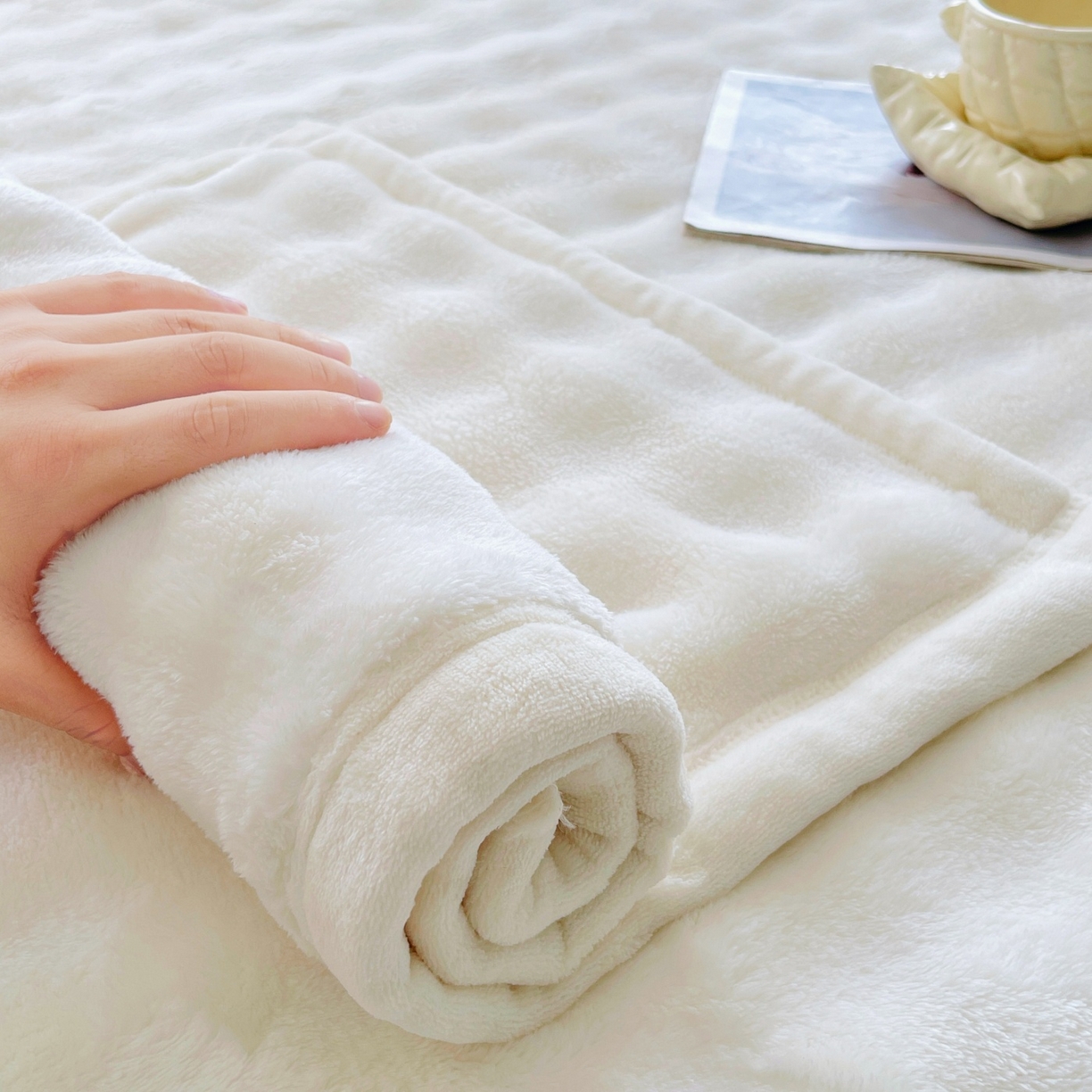 91家纺网 家纺一手货源 找家纺 雨彤家纺 2025新款泡泡牛奶绒单人枕巾 牛奶绒枕巾-奶油白 50*105cm（适合1米枕头）