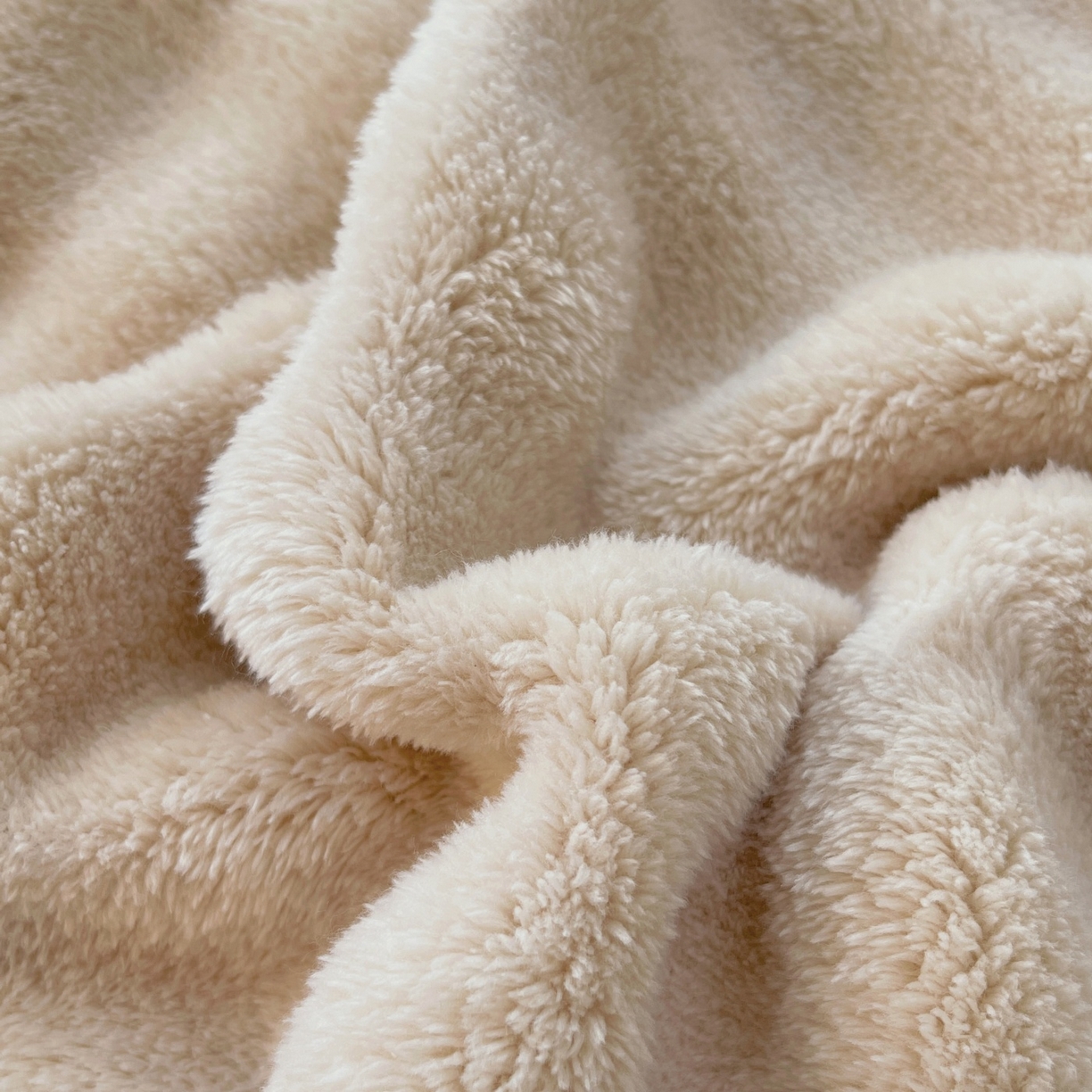 91家纺网 家纺一手货源 找家纺 （总）雨彤家纺 2025新款泡泡牛奶绒单人枕巾