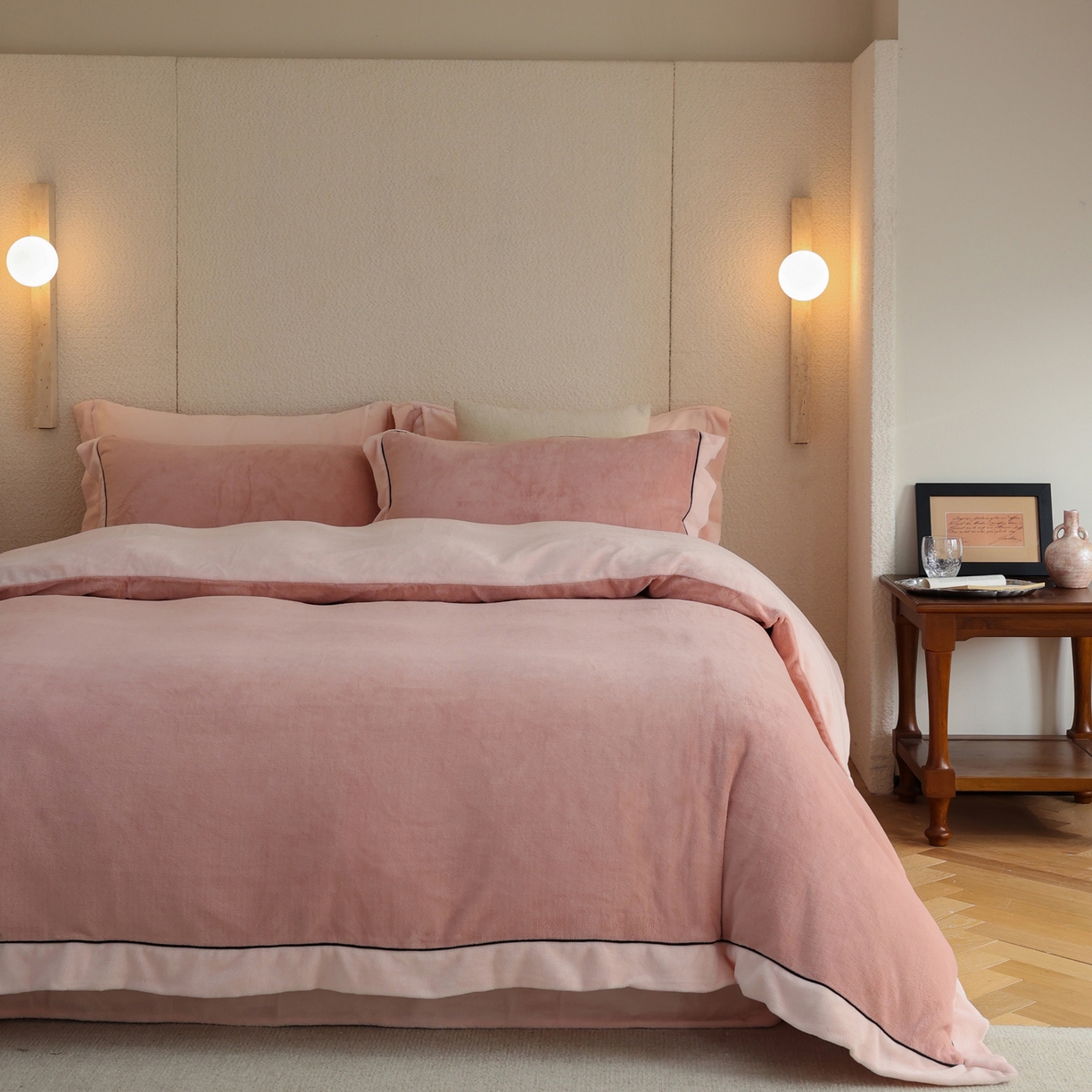 91家纺网 家纺一手货源 找家纺 万盛家纺 2025新款牛奶绒宽边黑麻绳四件套最新图 豆沙-悠悠粉