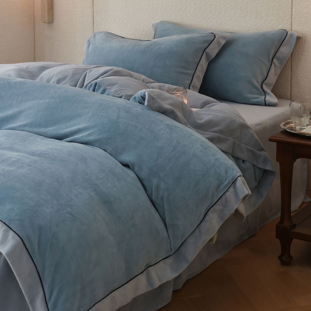 91家纺网 家纺一手货源 找家纺 万盛家纺 2025新款牛奶绒宽边黑麻绳四件套最新图 冰雪蓝-水冰蓝