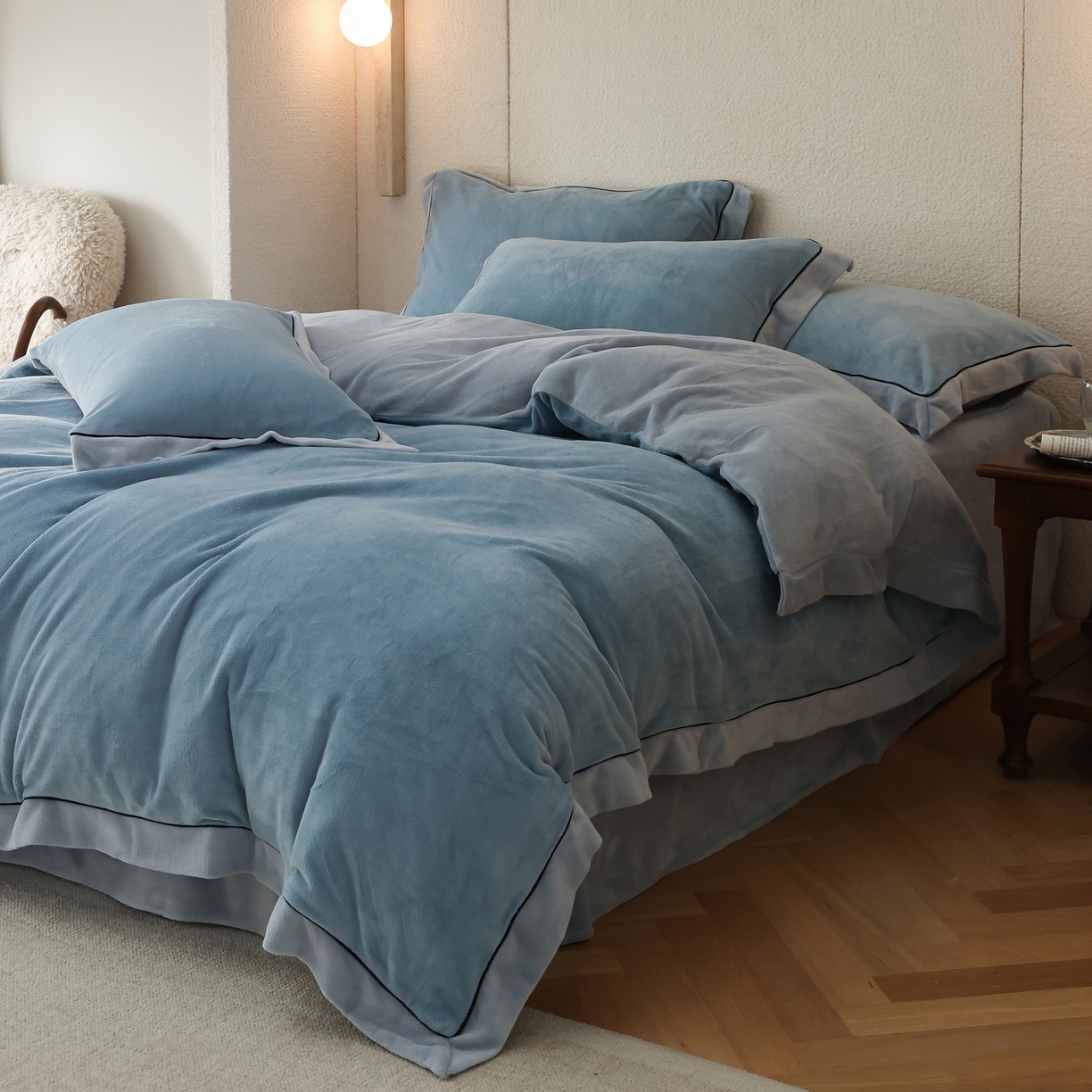 91家纺网 家纺一手货源 找家纺 万盛家纺 2025新款牛奶绒宽边黑麻绳四件套最新图 冰雪蓝-水冰蓝