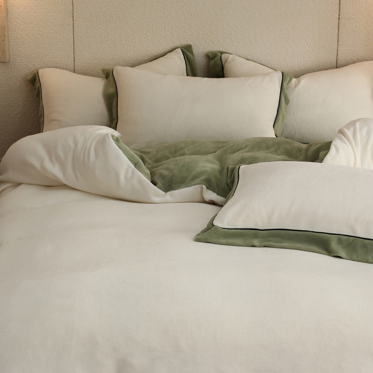 91家纺网 家纺一手货源 找家纺 万盛家纺 2025新款牛奶绒宽边黑麻绳四件套最新图 香草白-抹茶绿