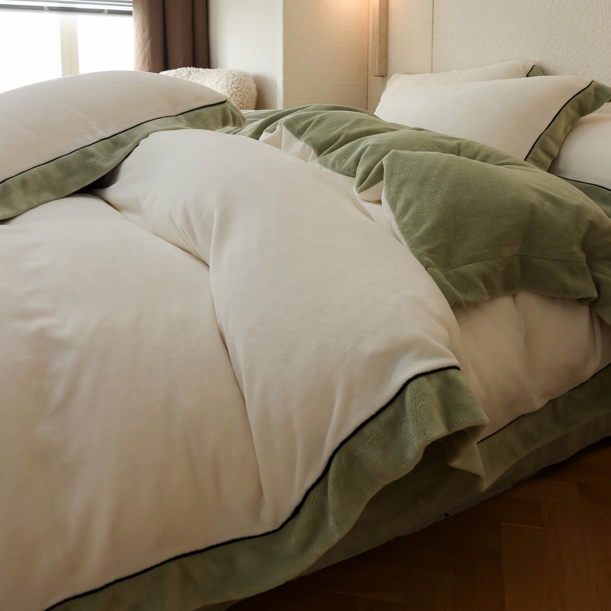 91家纺网 家纺一手货源 找家纺 万盛家纺 2025新款牛奶绒宽边黑麻绳四件套最新图 香草白-抹茶绿