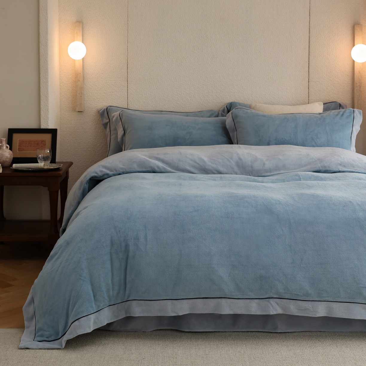 91家纺网 家纺一手货源 找家纺 万盛家纺 2025新款牛奶绒宽边黑麻绳四件套最新图 冰雪蓝-水冰蓝