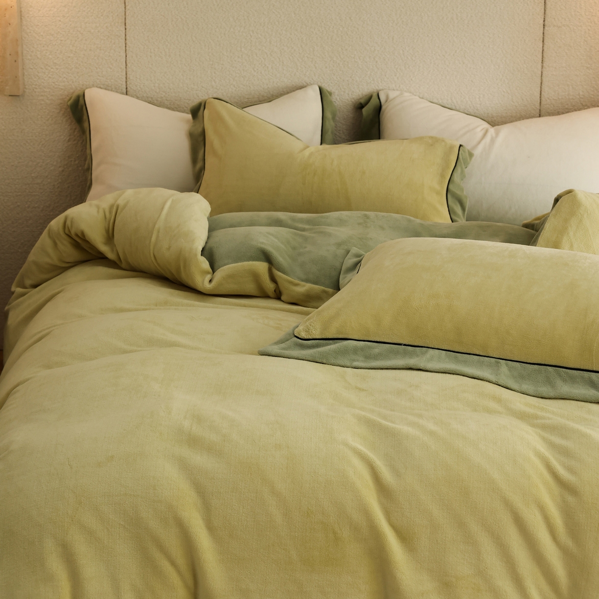 91家纺网 家纺一手货源 找家纺 万盛家纺 2025新款牛奶绒宽边黑麻绳四件套最新图 浅茶绿-抹茶绿