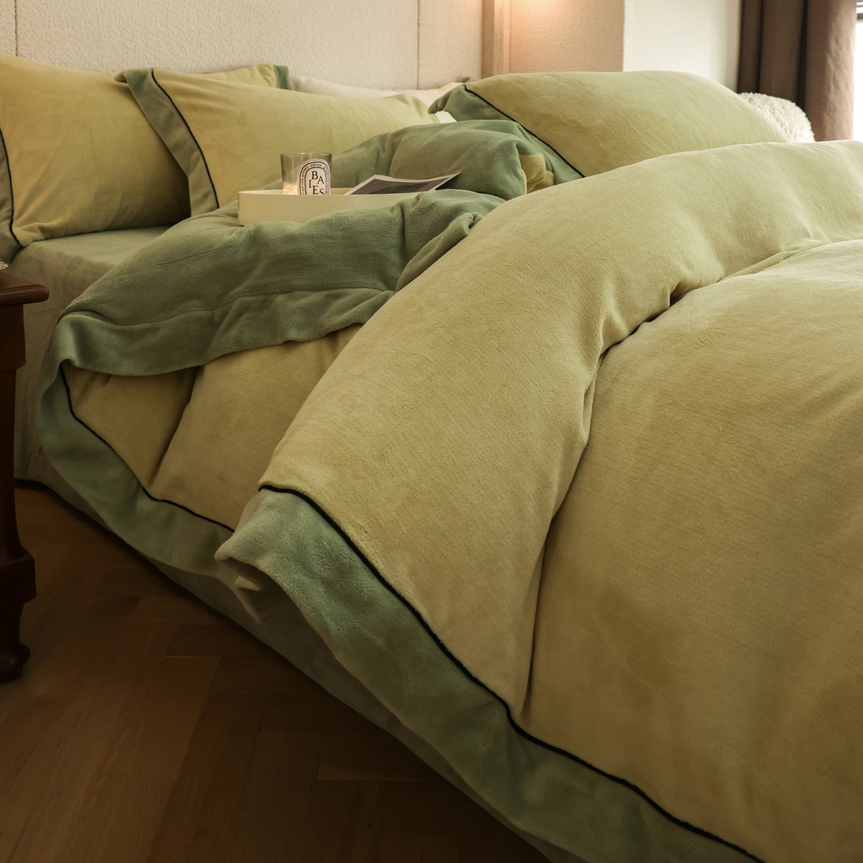 91家纺网 家纺一手货源 找家纺 万盛家纺 2025新款牛奶绒宽边黑麻绳四件套最新图 浅茶绿-抹茶绿