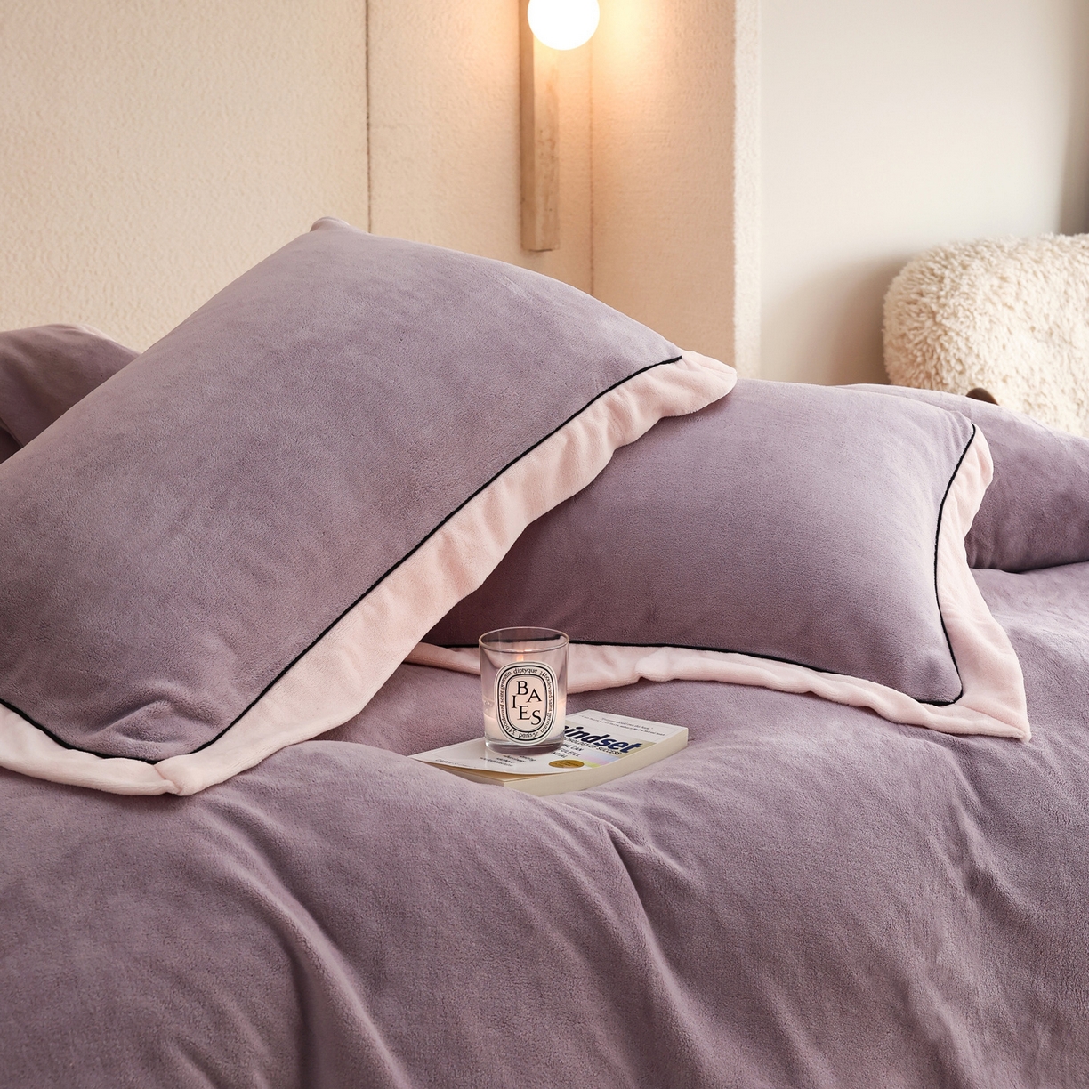 91家纺网 家纺一手货源 找家纺 万盛家纺 2025新款牛奶绒宽边黑麻绳四件套最新图 香芋紫-悠悠粉