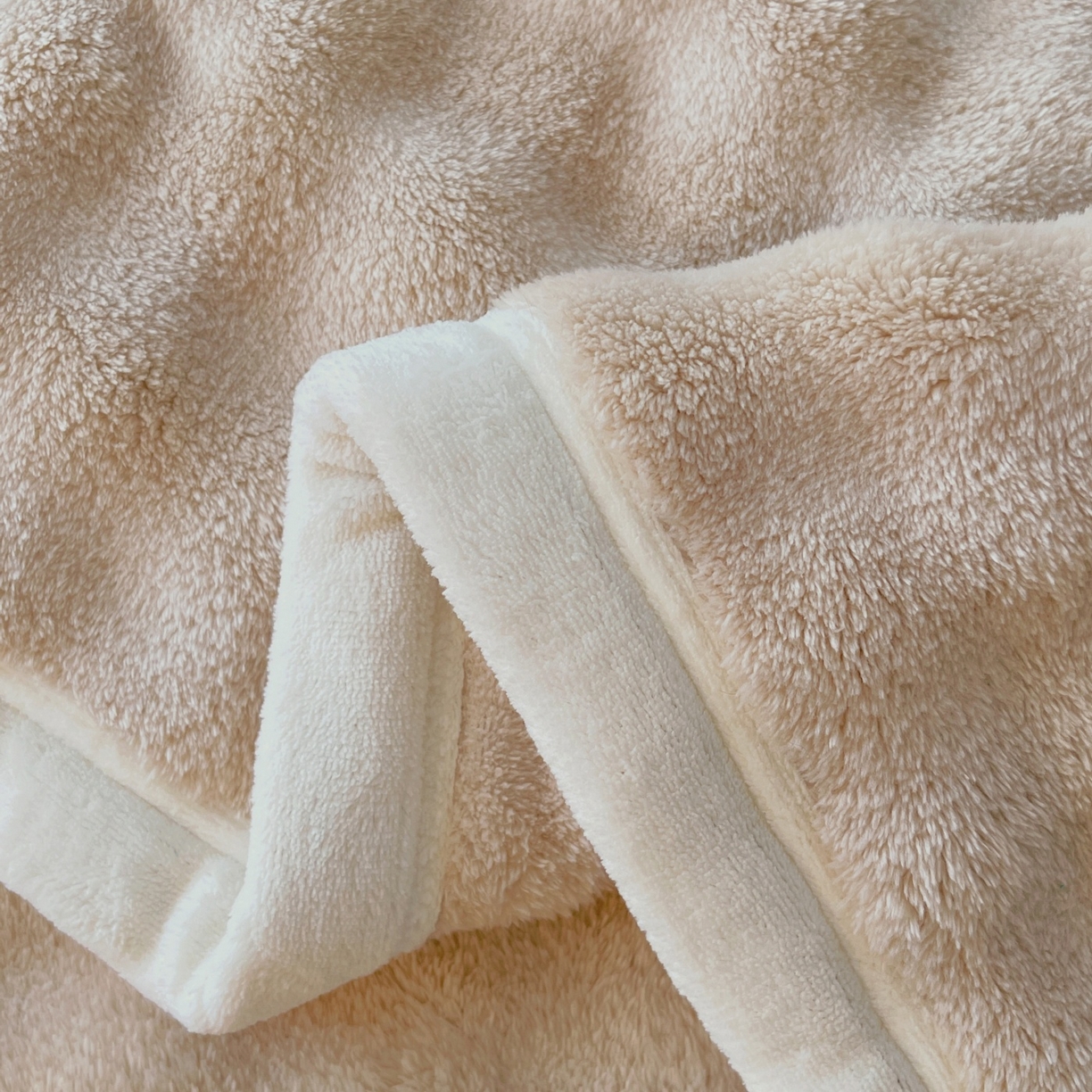 91家纺网 家纺一手货源 找家纺 （总）雨彤家纺 2025新款泡泡牛奶绒单人枕巾