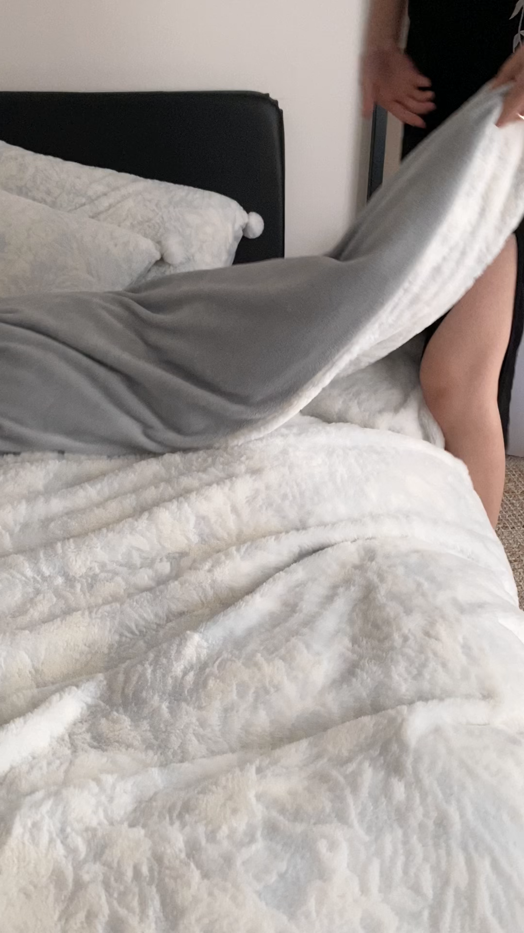 91家纺网 家纺一手货源 找家纺 玉宇阁家居 2025新款亲肤舒适兔毛雕花绒提花雕花牛奶绒四件套-浮雕的纹理 控价：228/305/315/315/315/335（券后控价） 浮雕的纹理-宝石蓝