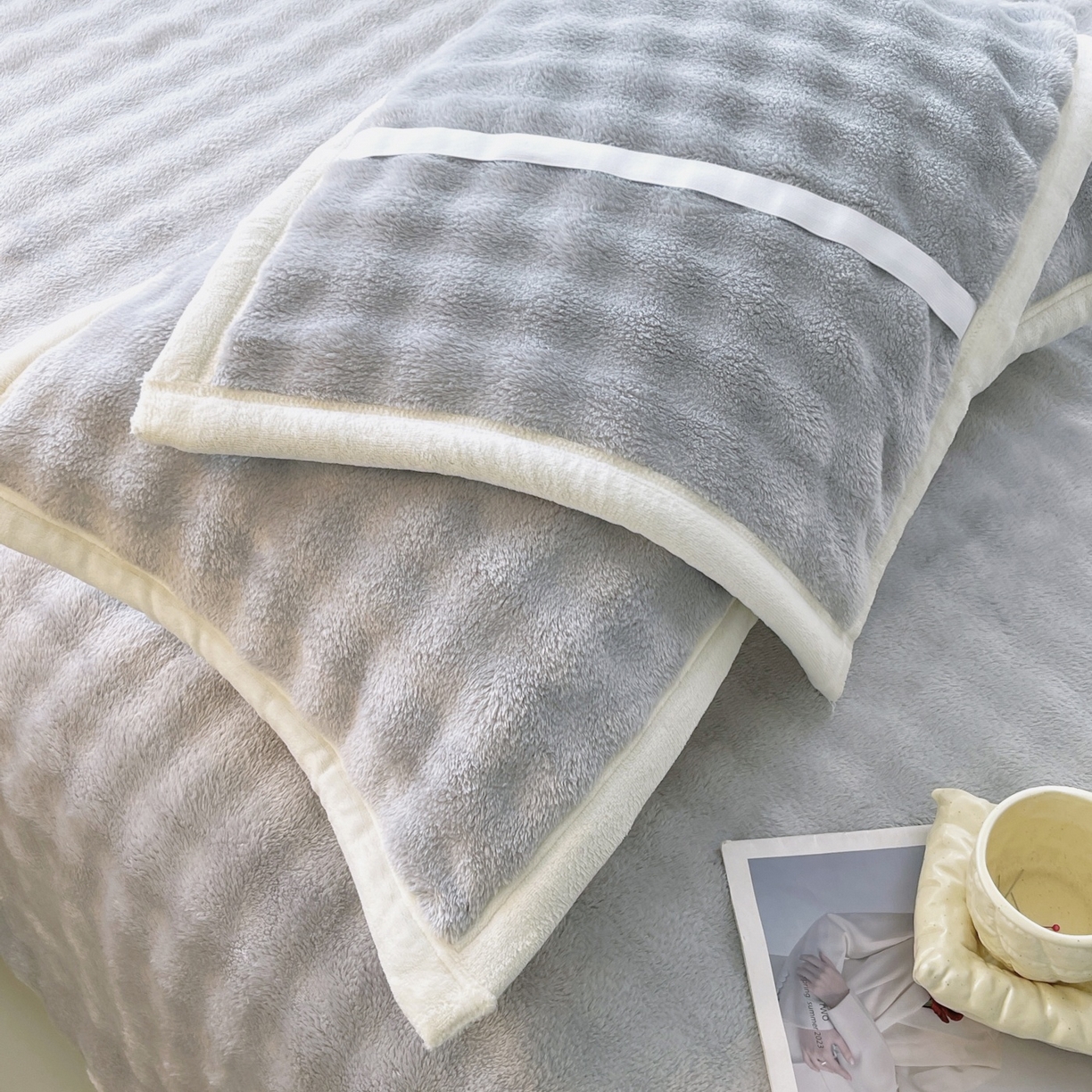 91家纺网 家纺一手货源 找家纺 雨彤家纺 2025新款泡泡牛奶绒单人枕巾 牛奶绒枕巾-绅士灰 50*105cm（适合1米枕头）