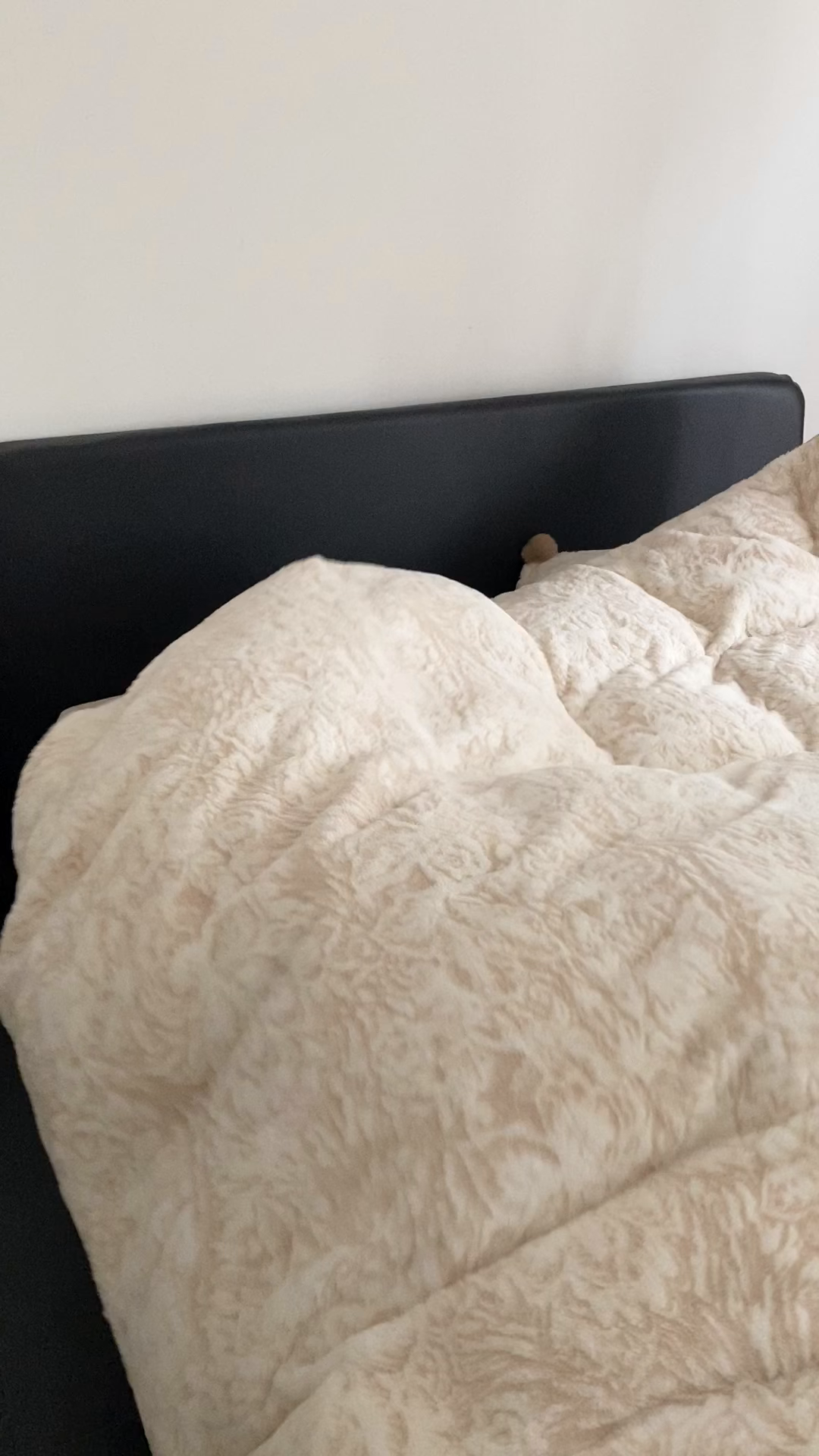 91家纺网 家纺一手货源 找家纺 玉宇阁家居 2025新款亲肤舒适兔毛雕花绒提花雕花牛奶绒四件套-浮雕的纹理 控价：228/305/315/315/315/335（券后控价） 浮雕的纹理-松木棕