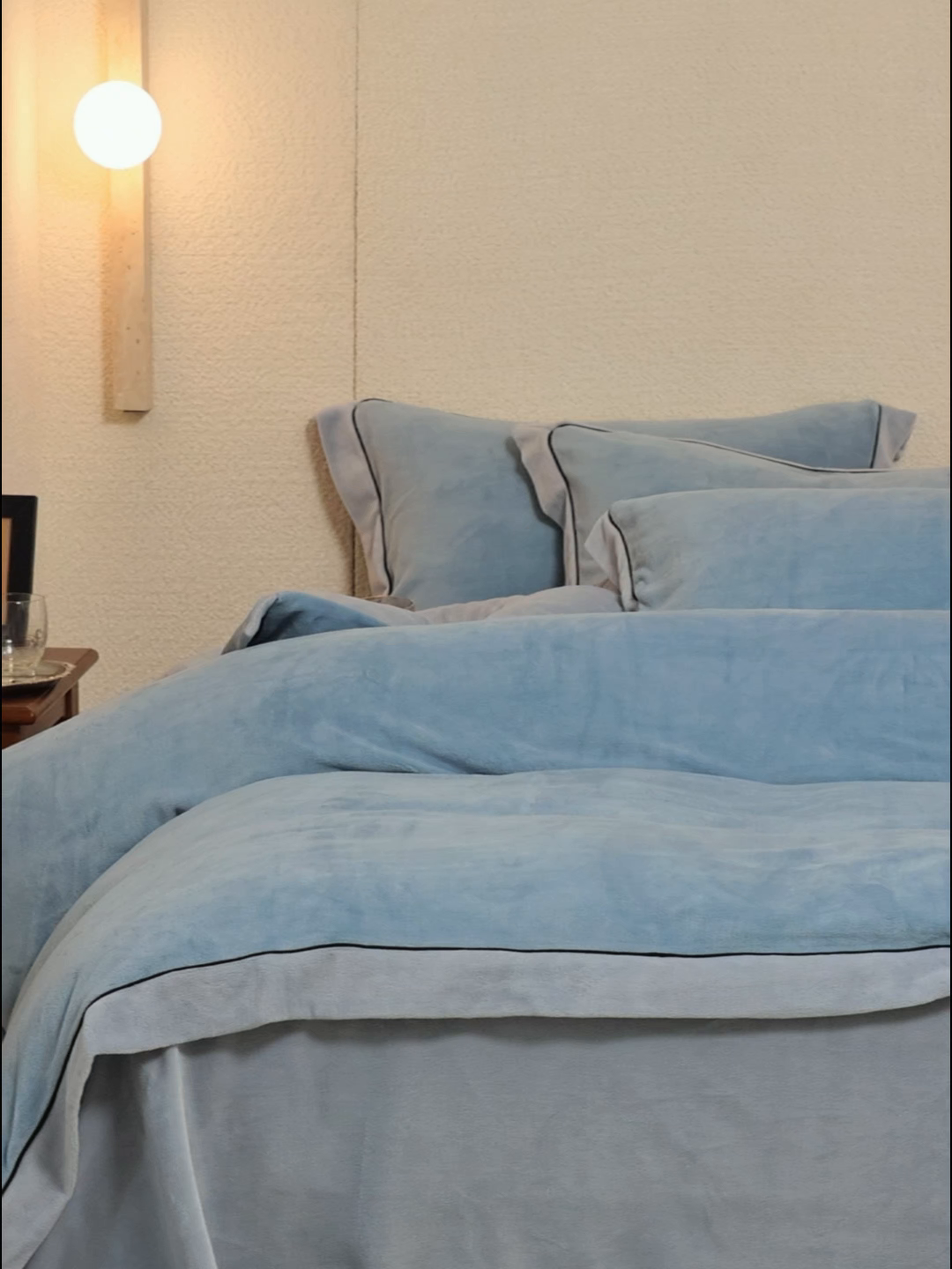 91家纺网 家纺一手货源 找家纺 万盛家纺 2025新款牛奶绒宽边黑麻绳四件套最新图 冰雪蓝-水冰蓝